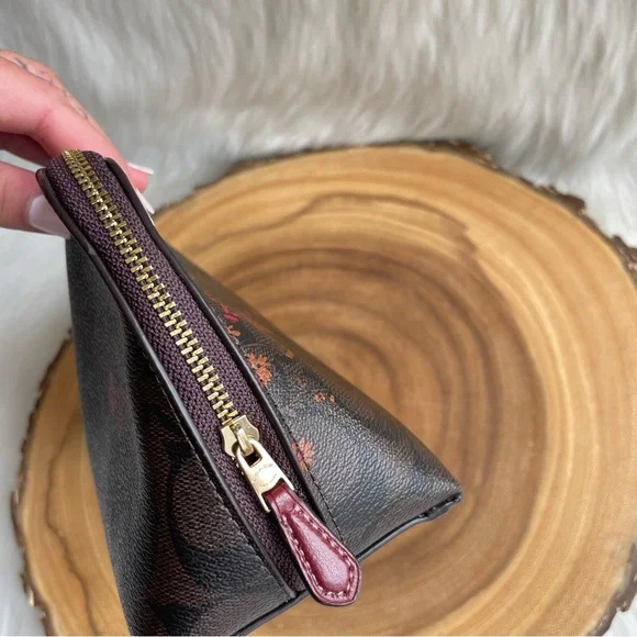 LIKE NEW Coach floral cosmetic bag - Picture 7 of 11